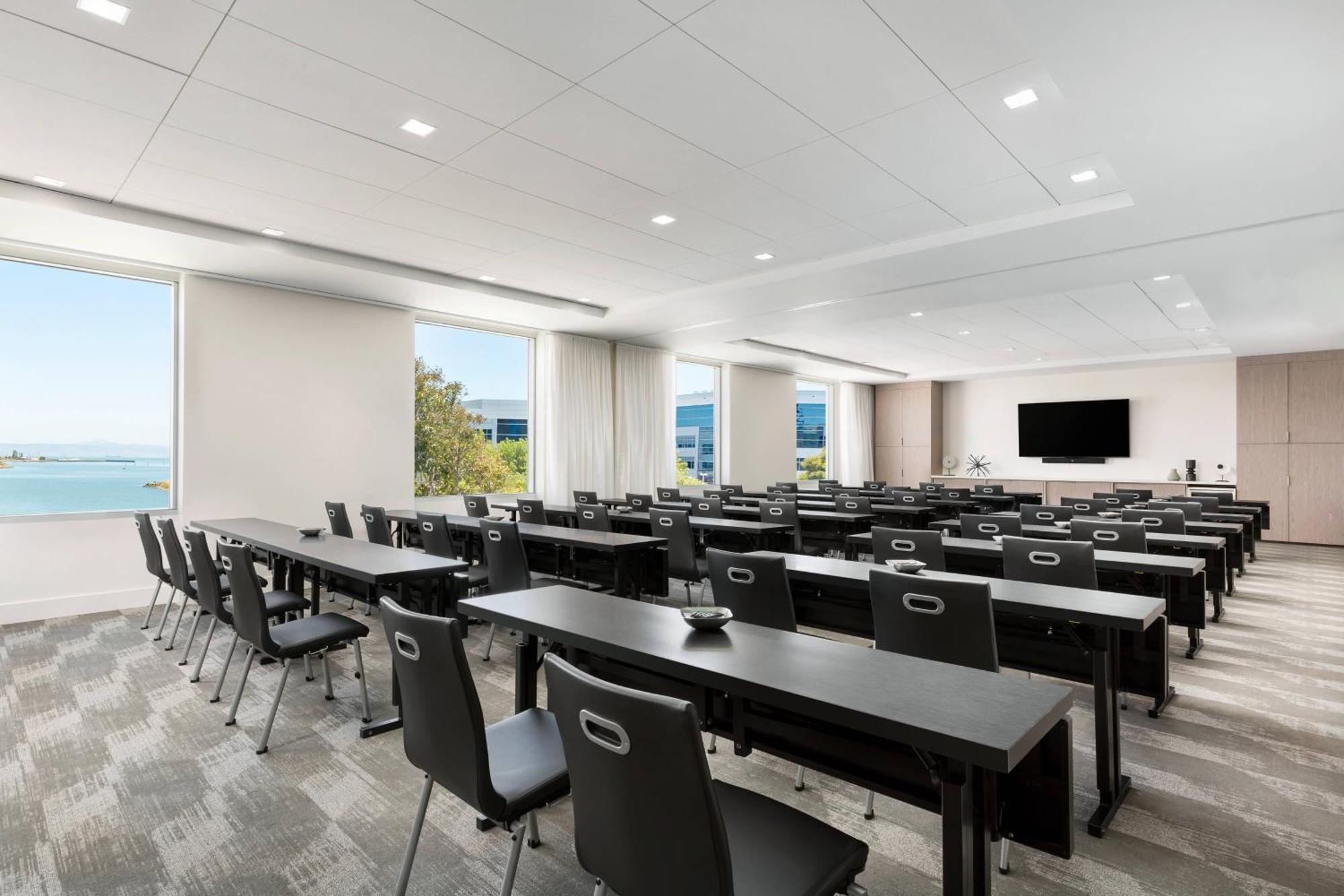 Hotel Ac By Marriott San Francisco Airport/oyster Point Waterfront