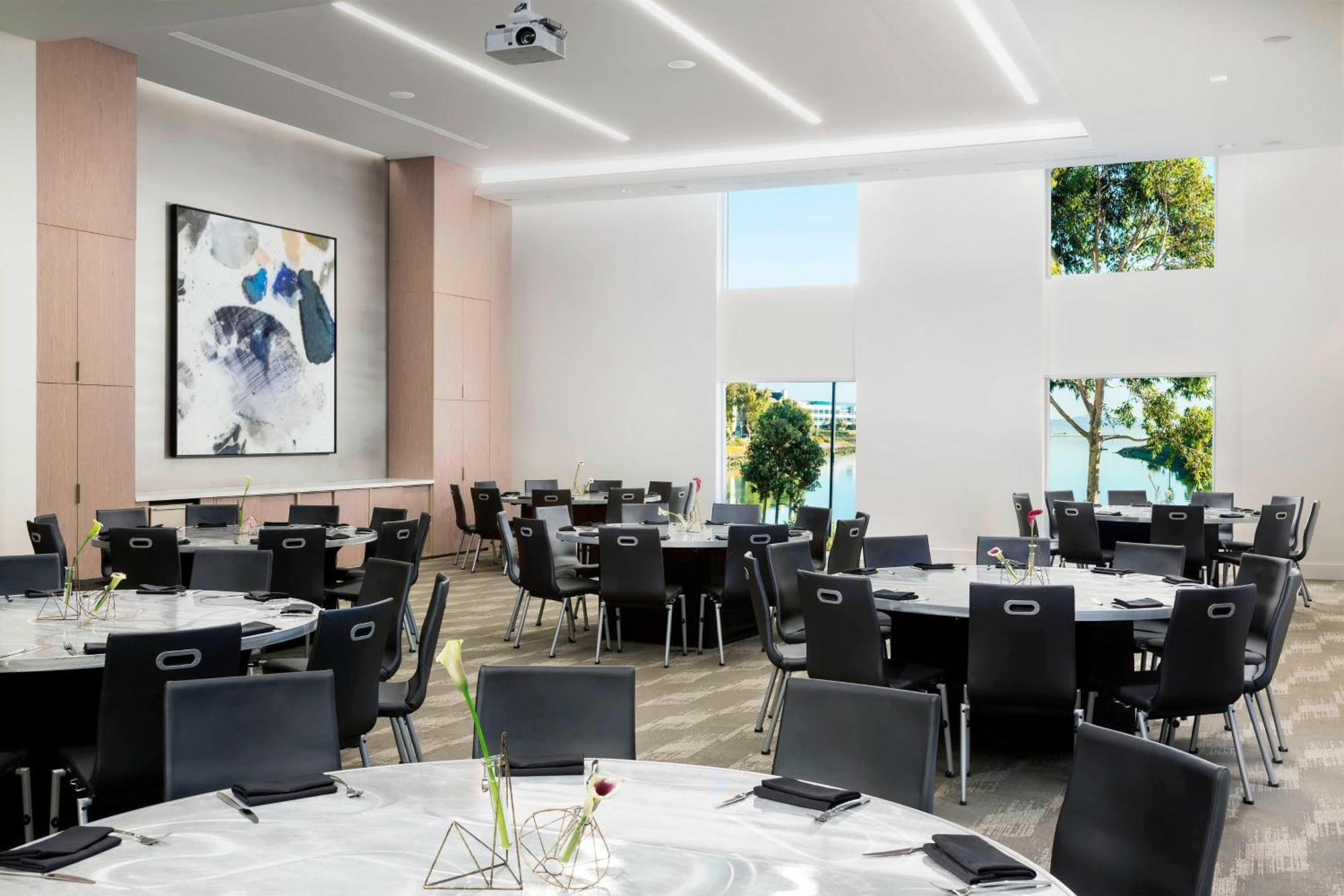 Ac By Marriott San Francisco Airport/oyster Point Waterfront Hotel 4*