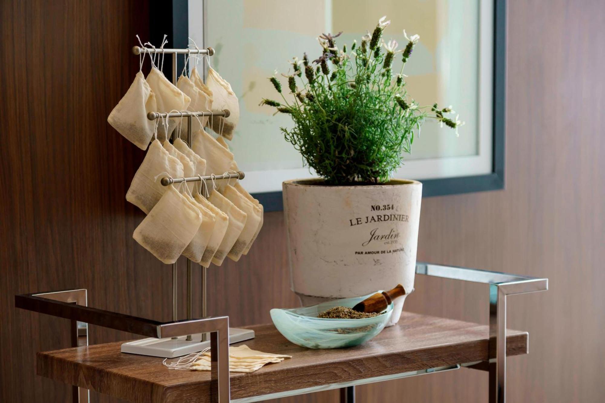 Ac By Marriott San Francisco Airport/oyster Point Waterfront