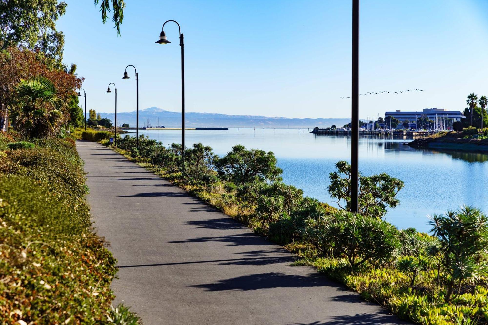 Ac By Marriott San Francisco Airport/oyster Point Waterfront Hotel 4*