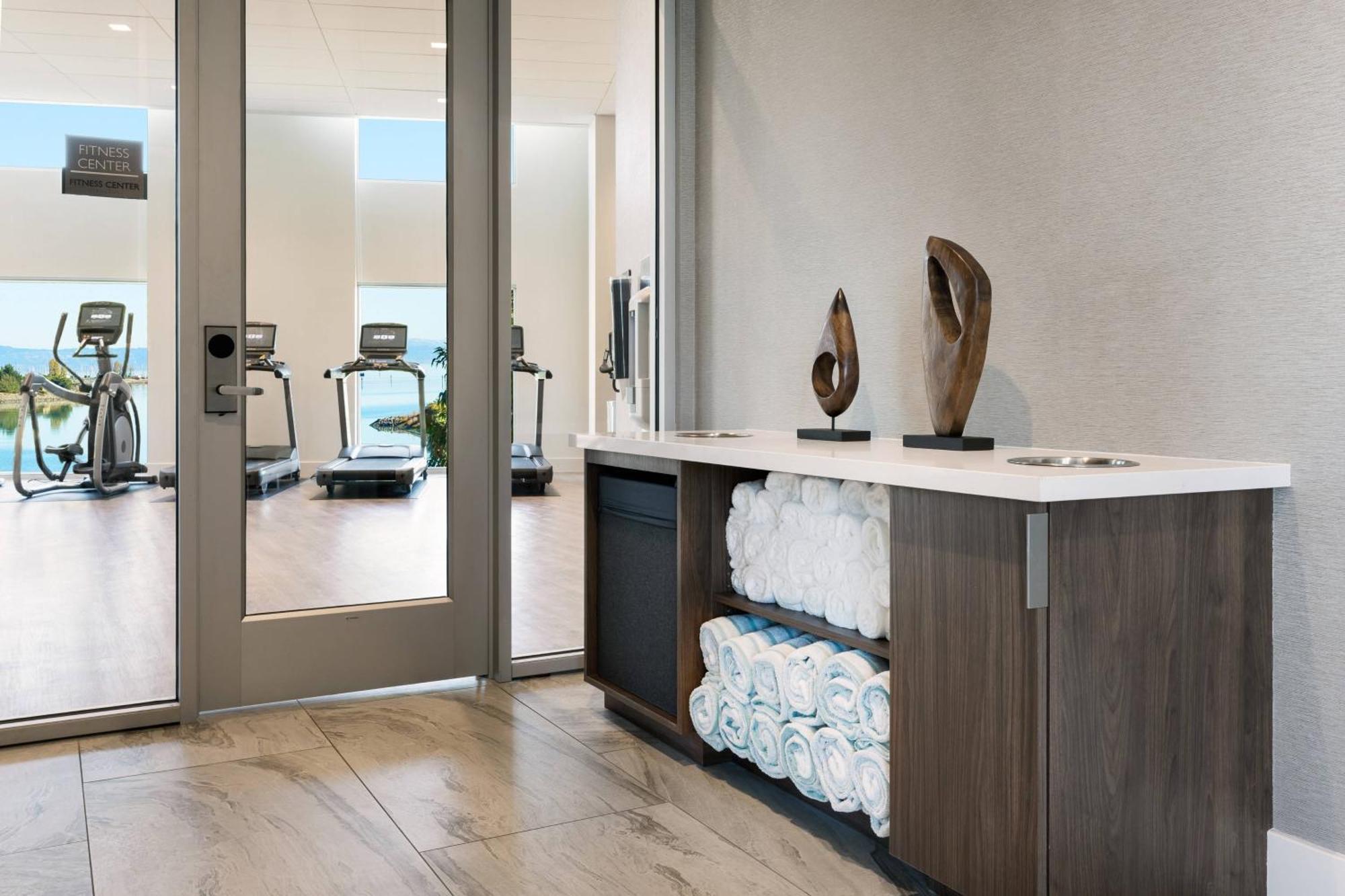 Ac By Marriott San Francisco Airport/oyster Point Waterfront Hotel South San Francisco